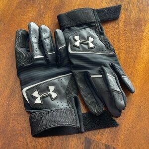 New without tags youth under armour batting gloves size large.